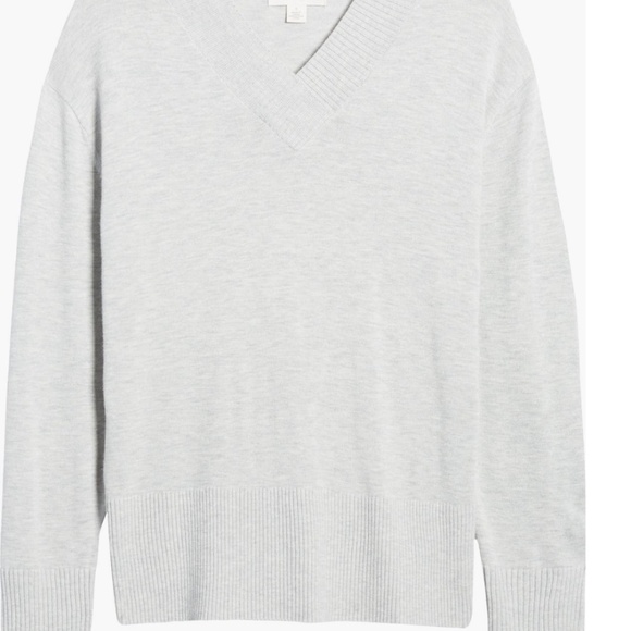 NWT Treasure & Bond V-Neck Sweater. Grey Light Heather. Size S - Picture 5 of 9
